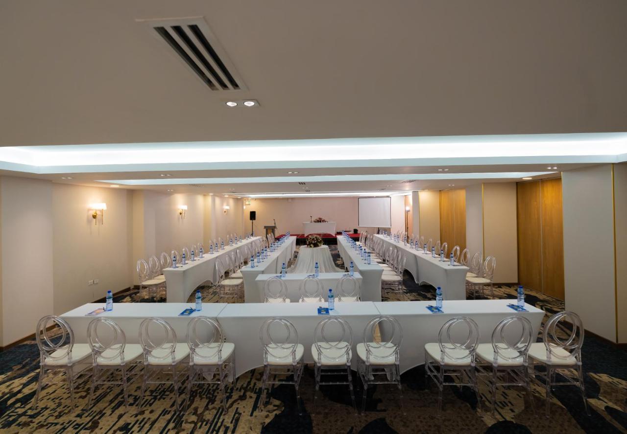 Stay Easy Plus Hotel Addis Abeba Esterno foto